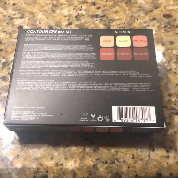 Anastasia contour cream kit - Picture 4 of 7